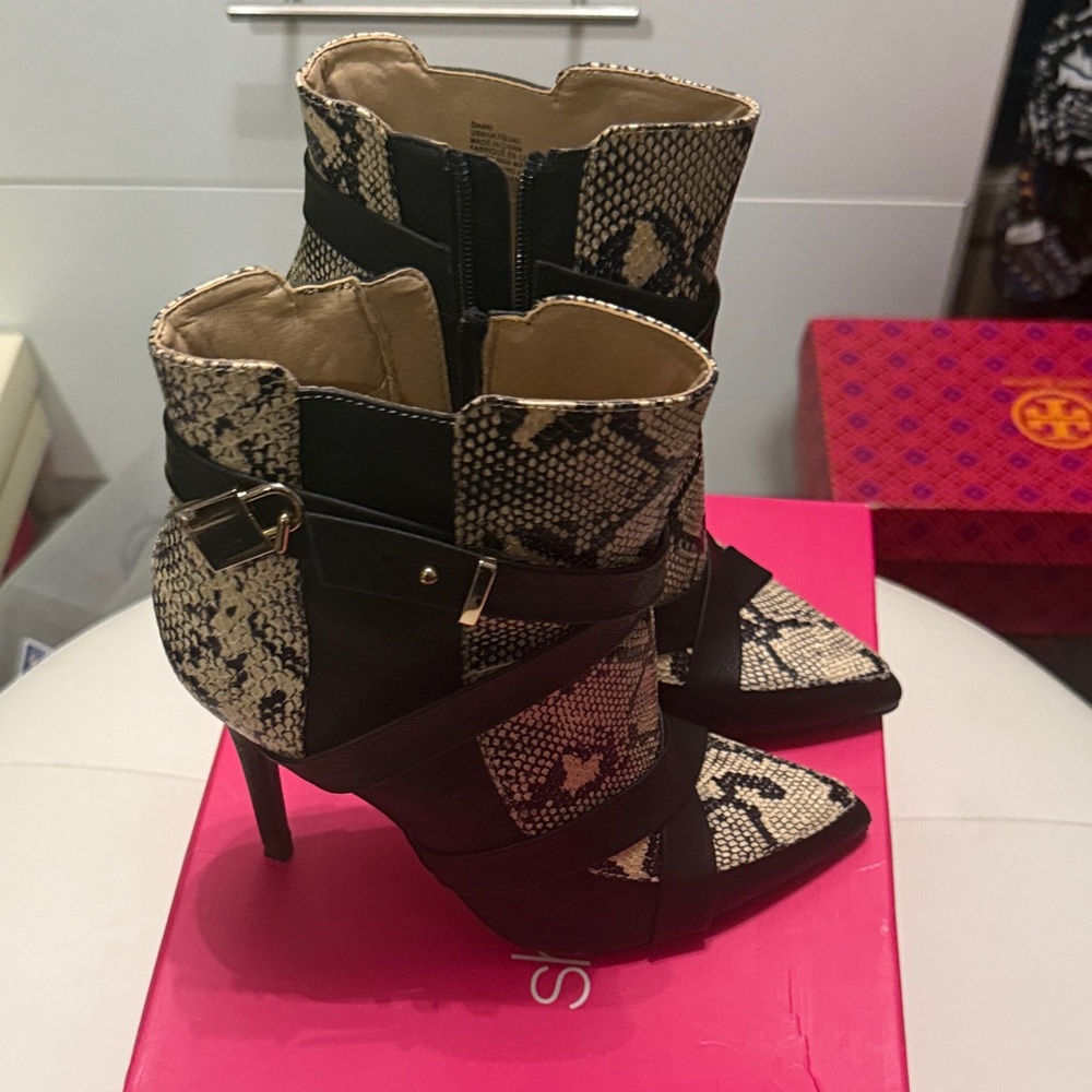 Shoe Dazzle Black and Tan Snakeskin Heeled Boots - Picture 2 of 5
